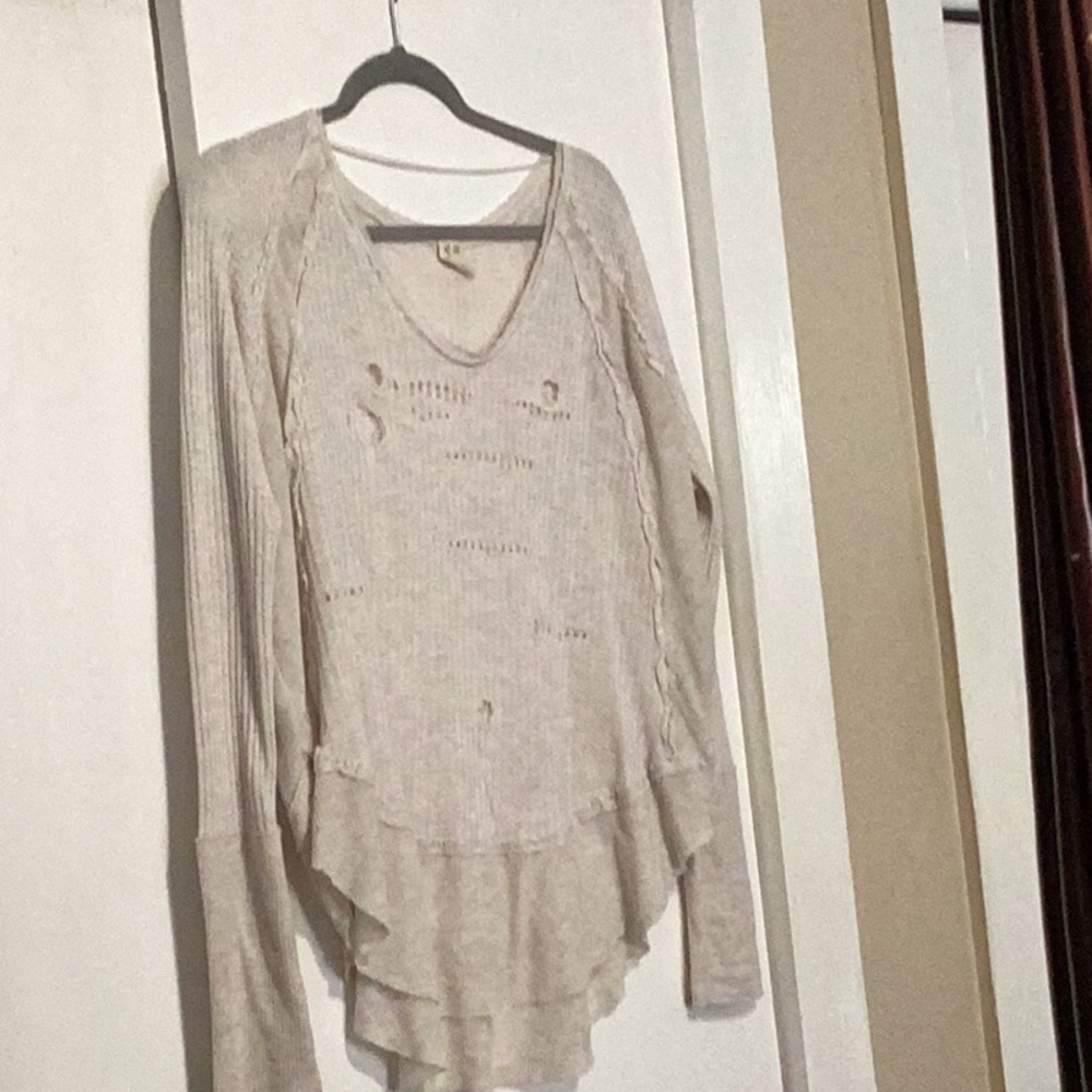 We The Free Distressed Henley Top 👚